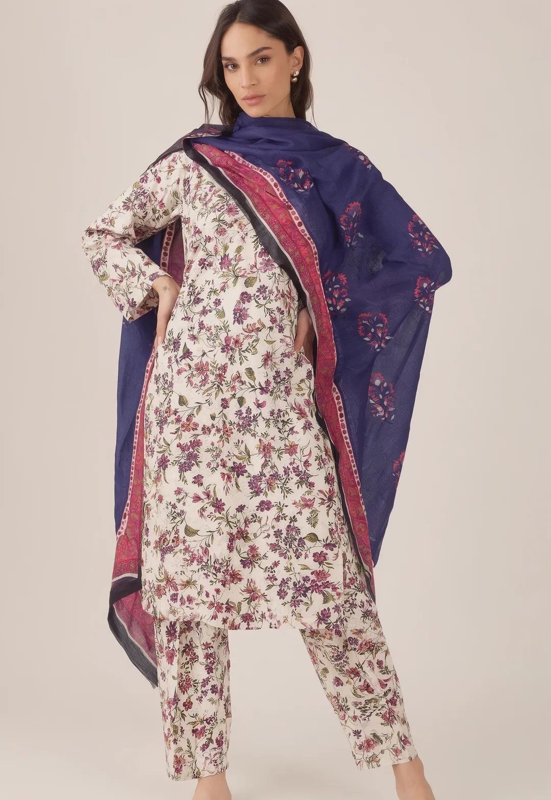 Stylish 3 Pcs Women's Unstitched Digital Print Suit - Image 2